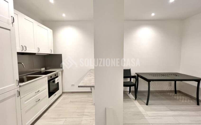 SC1295 Appartamento ristrutturato con spazio esterno in pieno centro ad Agropoli