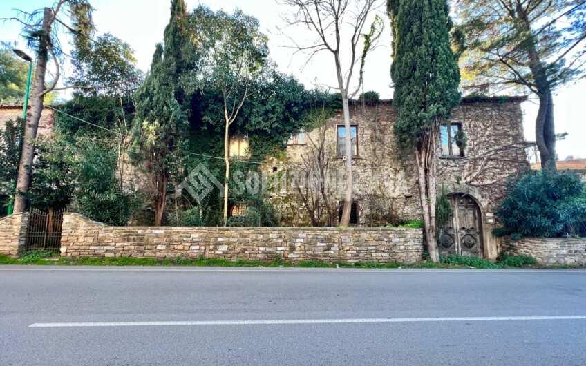 SC1326 Antico Palazzo in pietra in vendita ad Agropoli