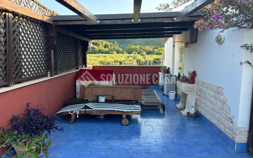 SC1355 Appartamento con terrazzo sul mare nel meraviglioso Golfo di Policastro