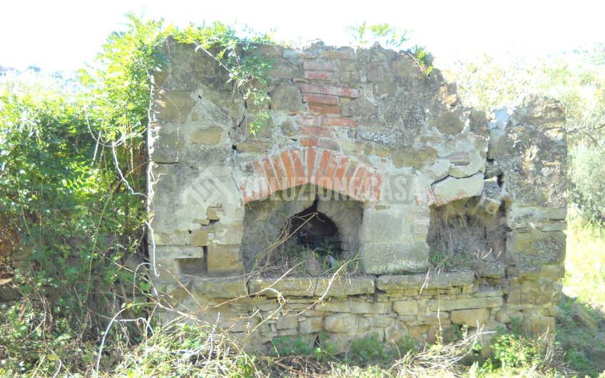 SC1348 Casolari con terreno alla contrada Noce Bassa tra Castellabate e Perdifumo