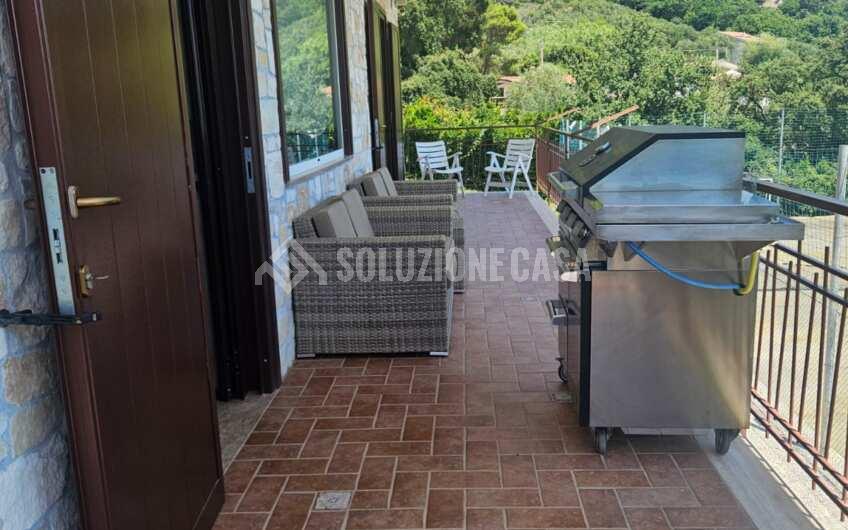 SC1359 Villa in pietra sfondo mare con piscina e giardino a Torre Normanna di Ispani