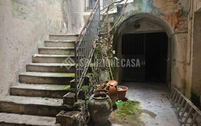 SC1364 Appartamento in palazzo d’epoca nel borgo medievale di Camerota