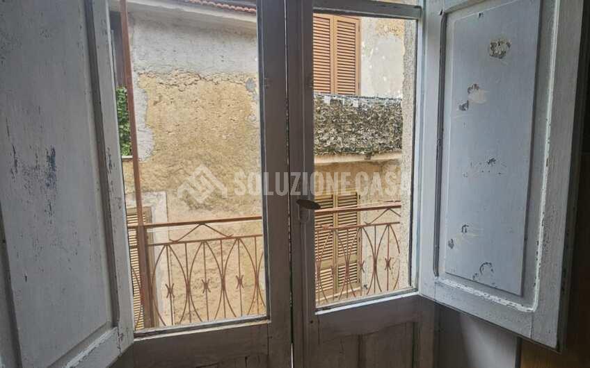 SC1364 Appartamento in palazzo d’epoca nel borgo medievale di Camerota