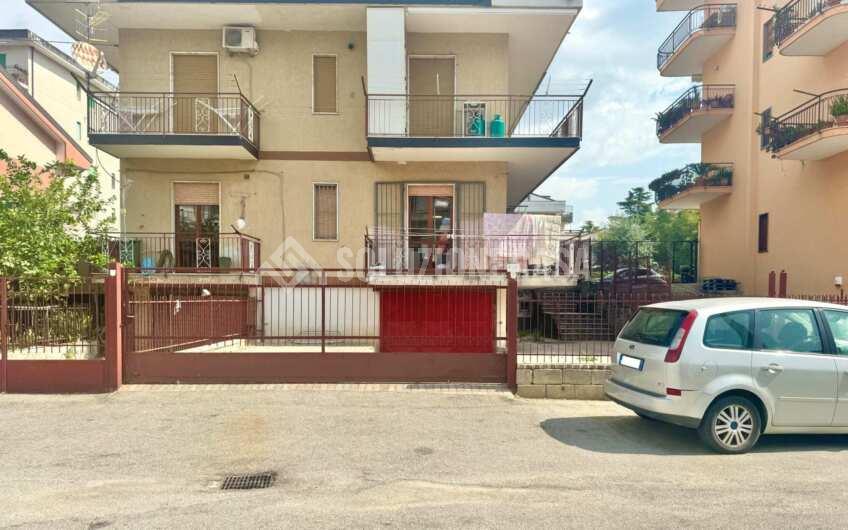 SC1369 Vendesi locale in Via Pio X, Agropoli