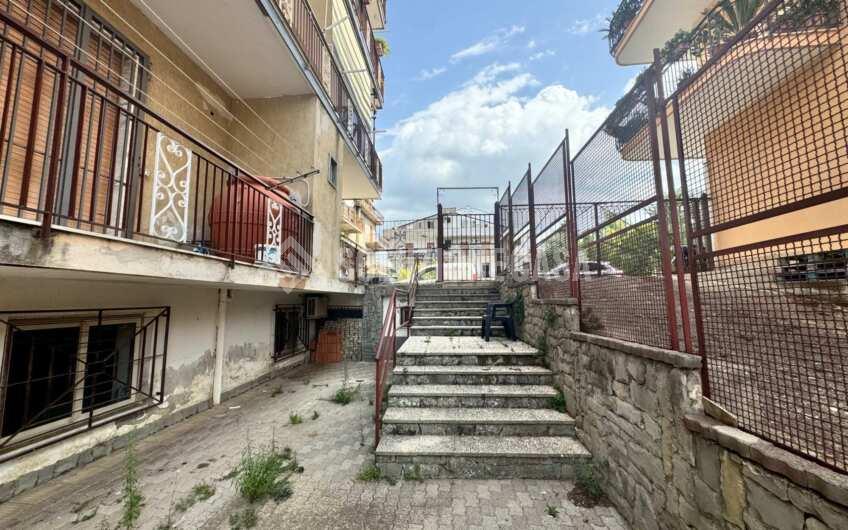 SC1369 Vendesi locale in Via Pio X, Agropoli