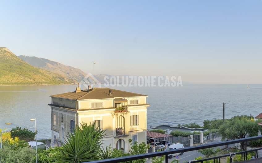 SC1372 Appartamento al mare con giardino a Villammare Golfo di Policastro