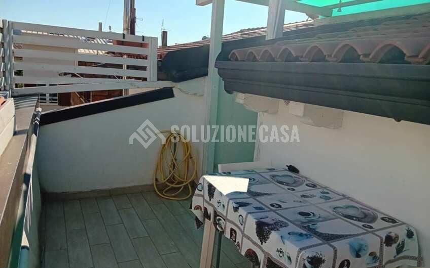 SC1370 Appartamento con terrazzo al centro di Santa Maria di Castellabate