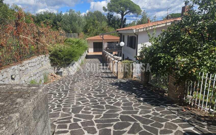 sc1376/b  Appartamento con terrazzo in una stupenda villa a Scario