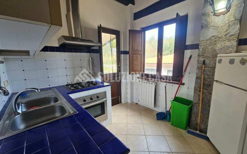 sc1376/b  Appartamento con terrazzo in una stupenda villa a Scario