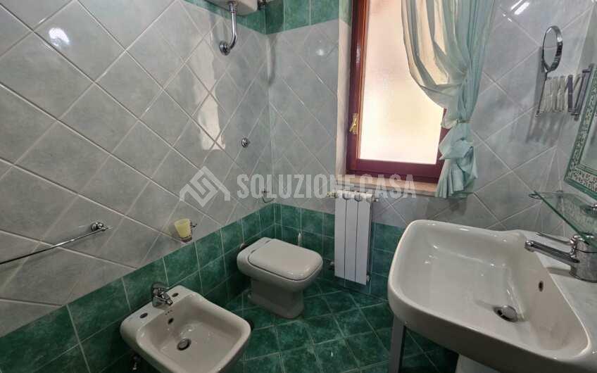 sc1376/b  Appartamento con terrazzo in una stupenda villa a Scario