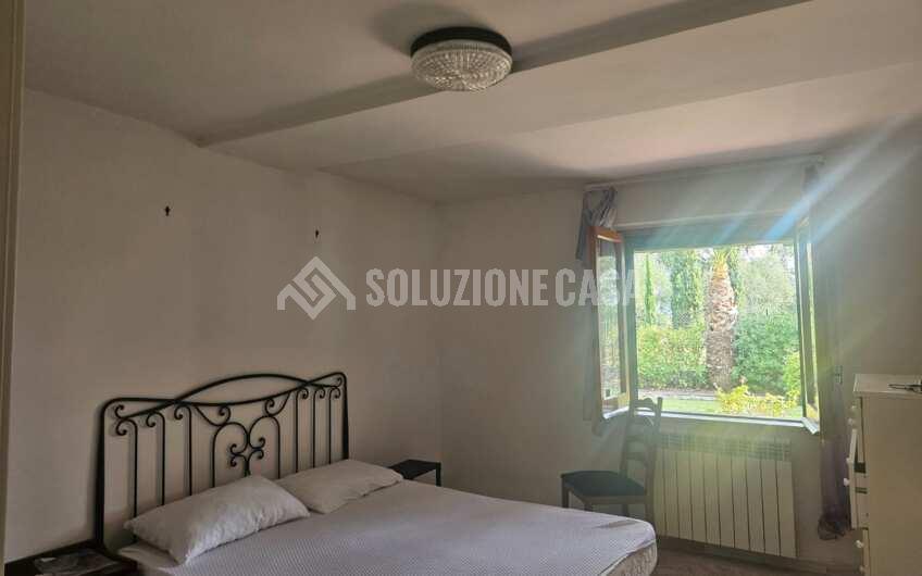 SC1376/A2 Appartamento con giardino in una stupenda villa a Scario