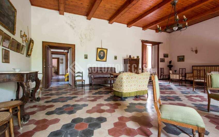 SC1382 Ancient Historical house in the very heart of Cilento