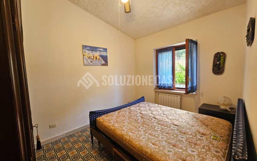 SC1376/B2 Appartamento con terrazzo in una stupenda villa a Scario