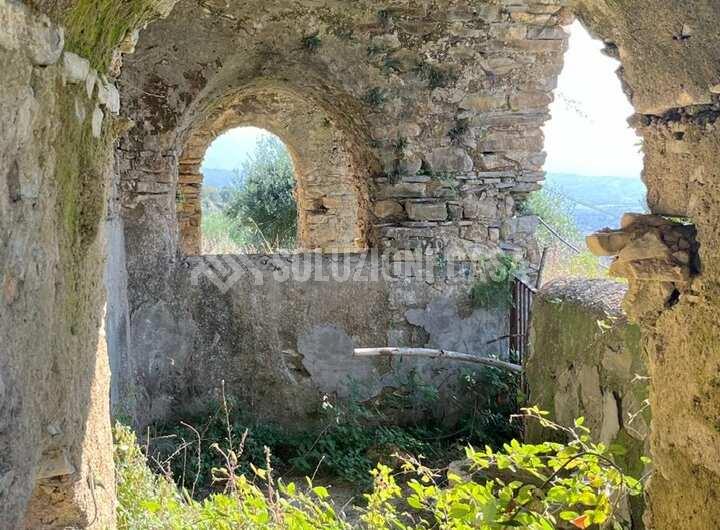 SC1383 Casale in pietra con torre piccionaia a Casalvelino frazione Acquavella