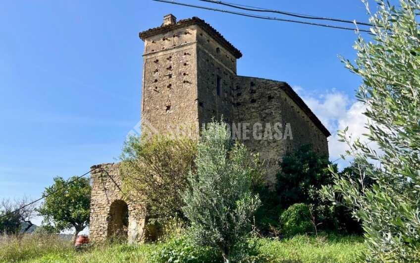 SC1383 Casale in pietra con torre piccionaia a Casalvelino frazione Acquavella