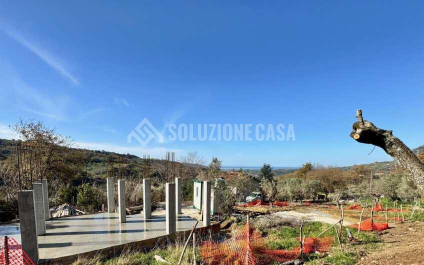 SC1401 Villa indipendente allo stato grezzo vista mare a Giungano