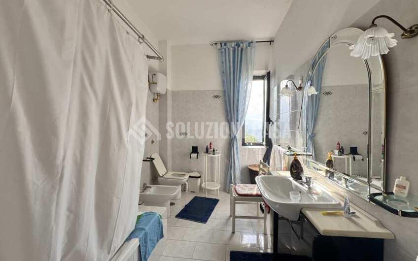 SC1402 Villa singola su 3 livelli sulla collina san marco di Agropoli