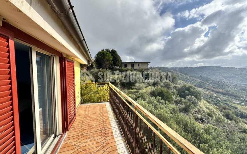 SC1402 Villa singola su 3 livelli sulla collina san marco di Agropoli