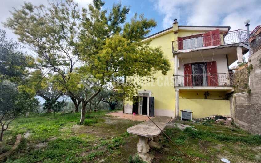 SC1402 Villa singola su 3 livelli sulla collina san marco di Agropoli